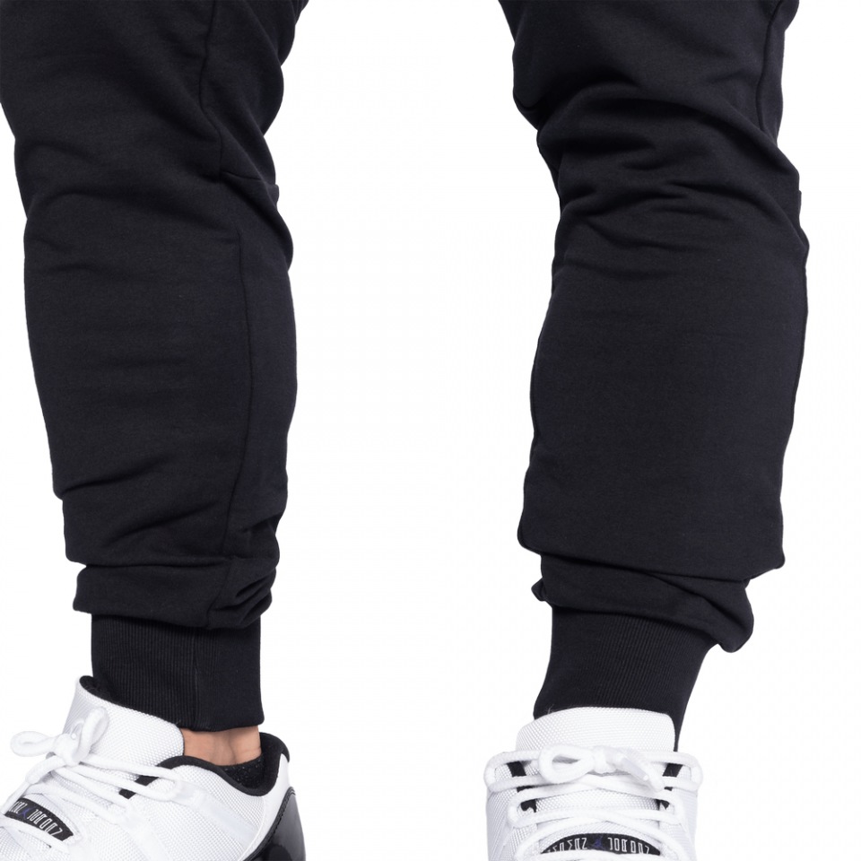 Спортивные брюки Tapered joggers 220899-999